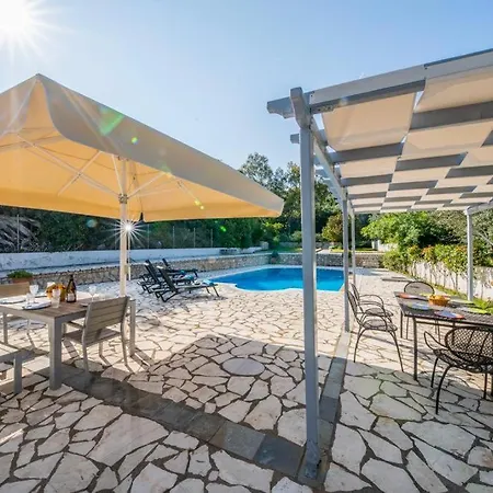 Camross Villa