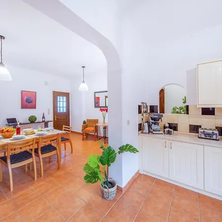 Camross Villa *
