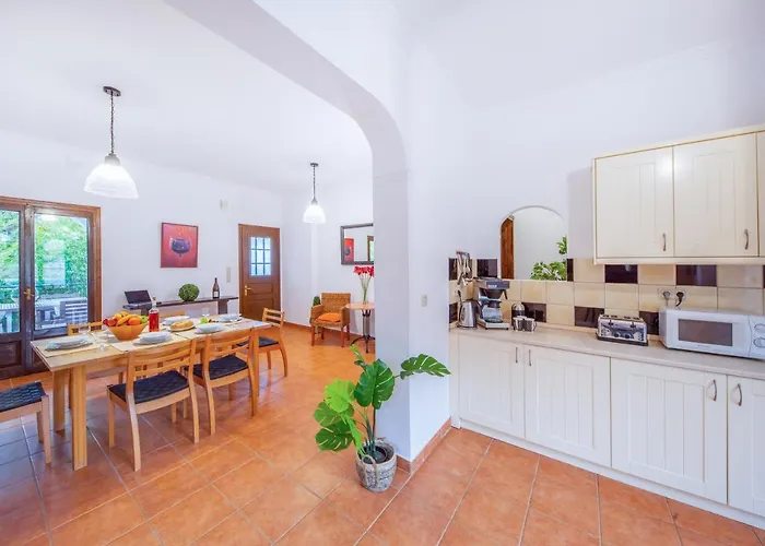 Camross Villa *